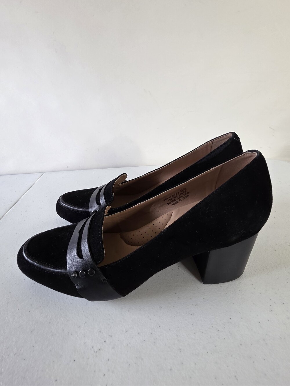 Aerosoles Leather Heeled Loafer Style Pumps "Patriotic" Size 9.5M Black Shoes